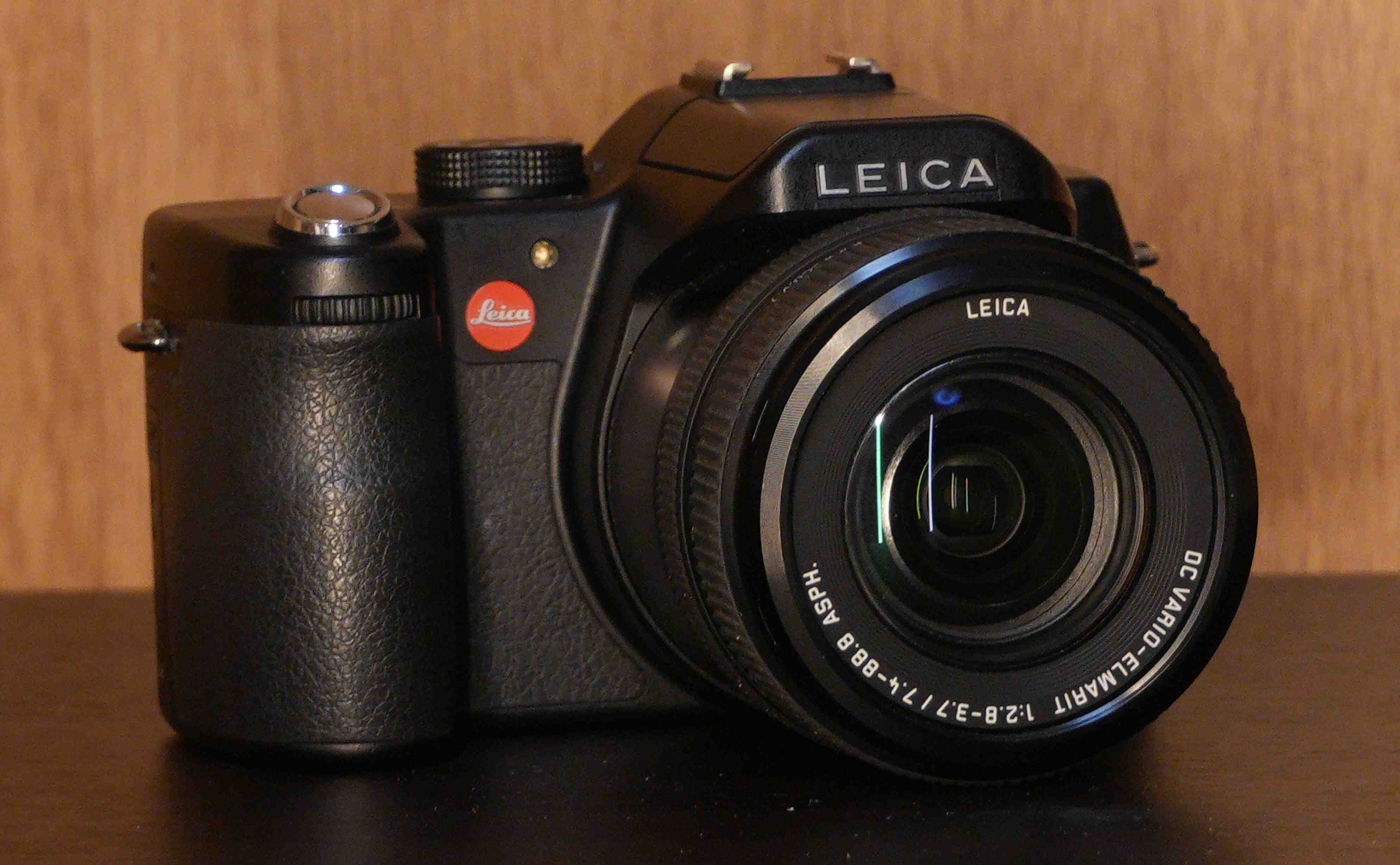 Is the Leica V-Lux 1 Still Relevant in 2026?